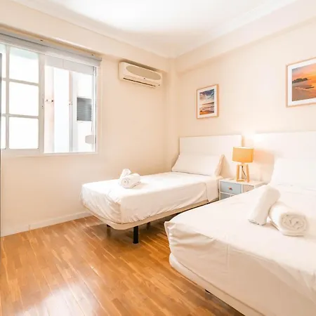 Gran Apartamento De 3 Habitaciones Junto A La Catedral Malaga Exterior photo